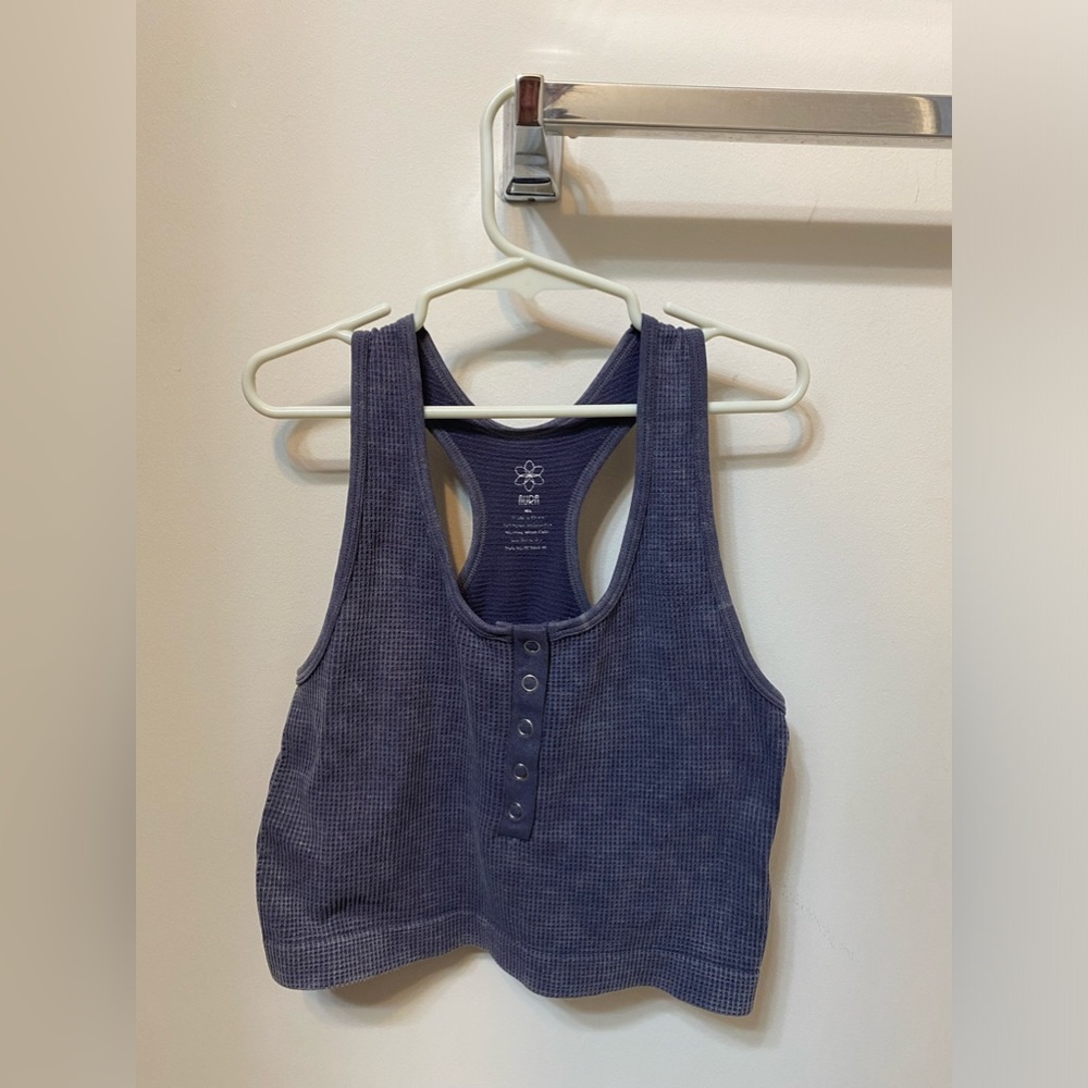 aura crop top